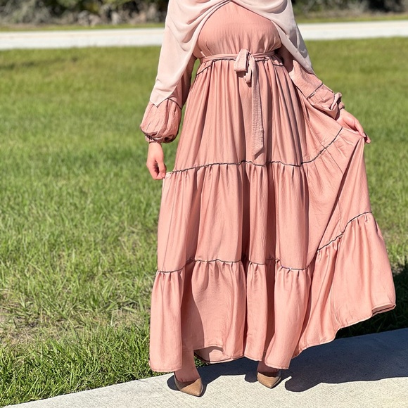 Simply Delicate Dress - Made in Dubai - Picture 2 of 4